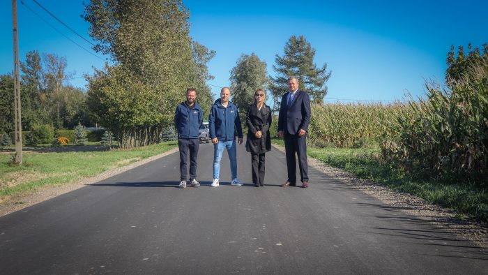 Miniaturka artykułu Zakończono prace na kolejnym odcinku drogi!