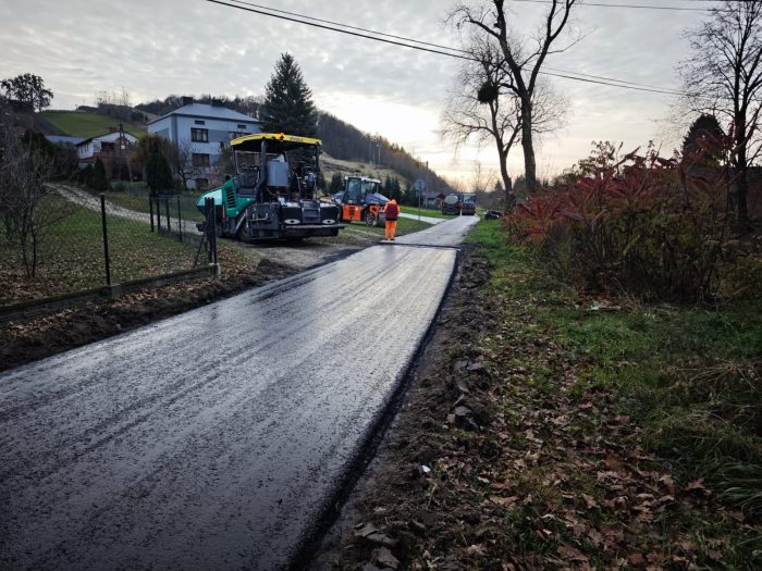 Miniaturka artykułu Kolejne inwestycje na drogach gminnych