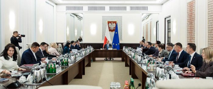 Miniaturka artykułu Wyczekiwana pomoc dla rolników. Nawet 3 tys. zł na hektar, wsparcie dla hodowców i dopłaty do kredytów